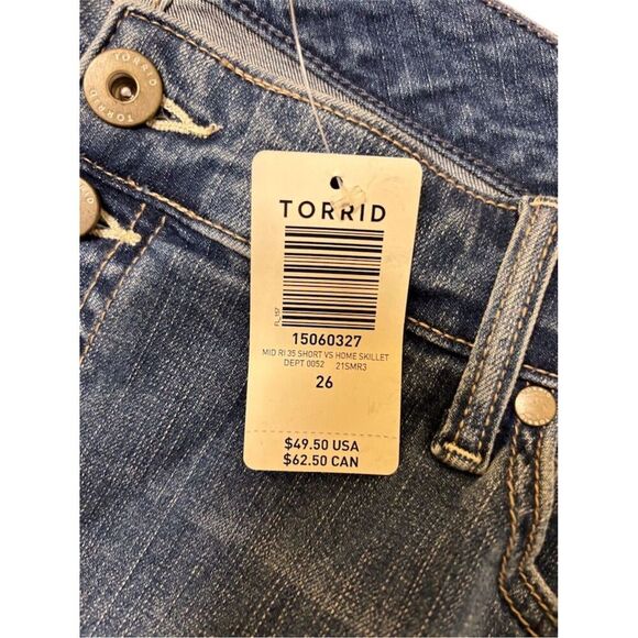 Torrid Women's Mid Rise Distressed Cut-Off Button Denim Shorts Blue Size 26 NWT - Picture 2 of 5